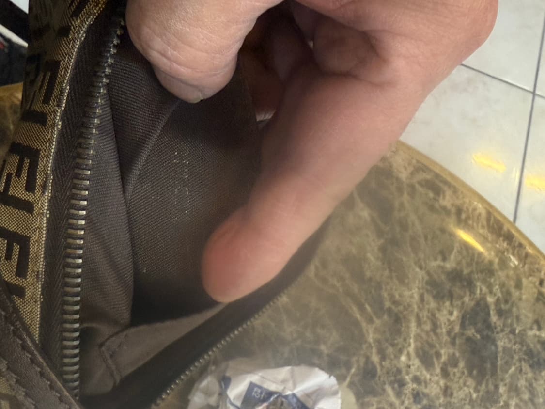 정품 펜디 주카 미니 숄더백 팝니다 상품이미지9