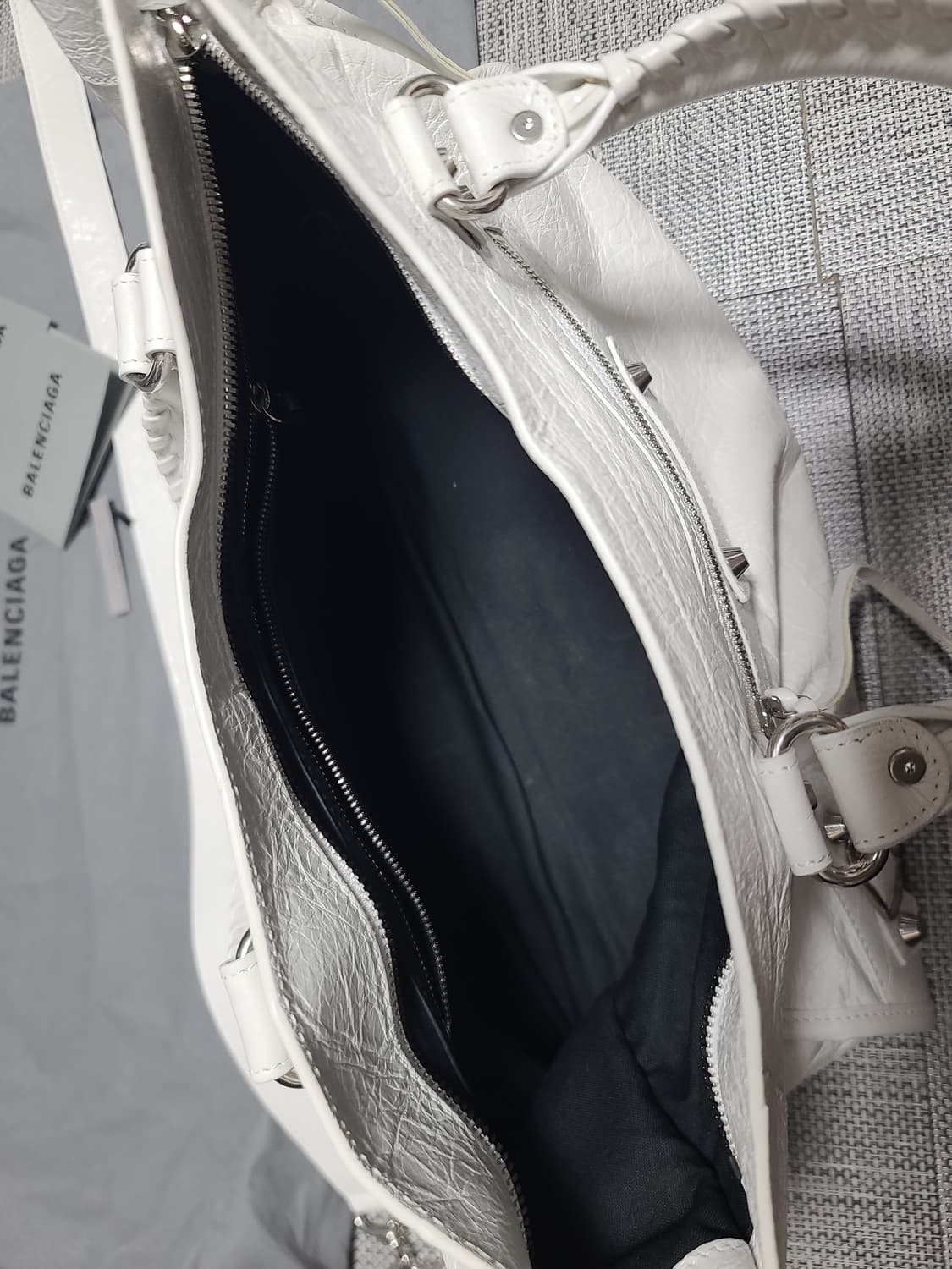 발렌시아가 르시티백 미디엄 화이트 (모터백 시티백) 상품이미지5