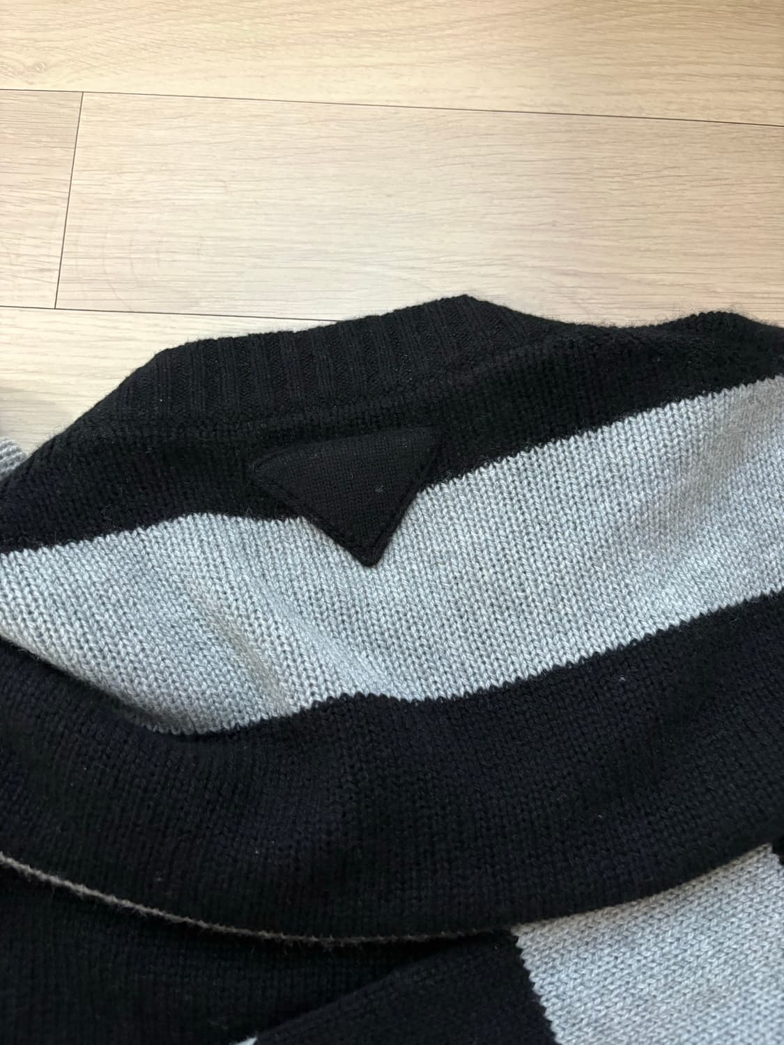 프라다 19FW 캐시미어 니트 상품이미지1