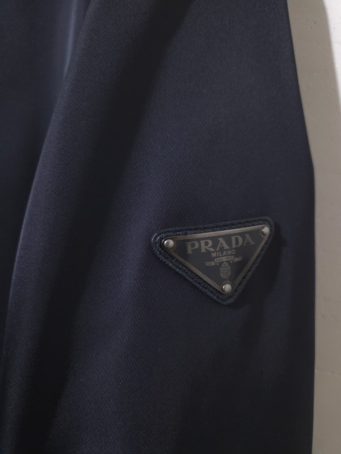 [새상품급] 프라다 삼각로고 봄버 다운 자켓 상품이미지7