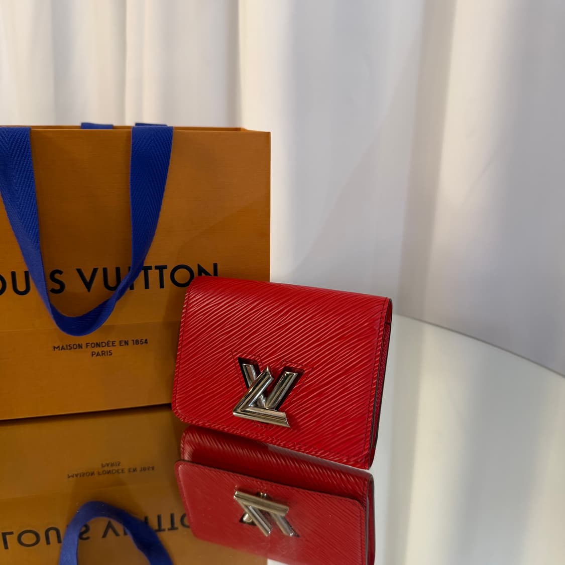 루이비통 트위스트 3단 반지갑 상품이미지3