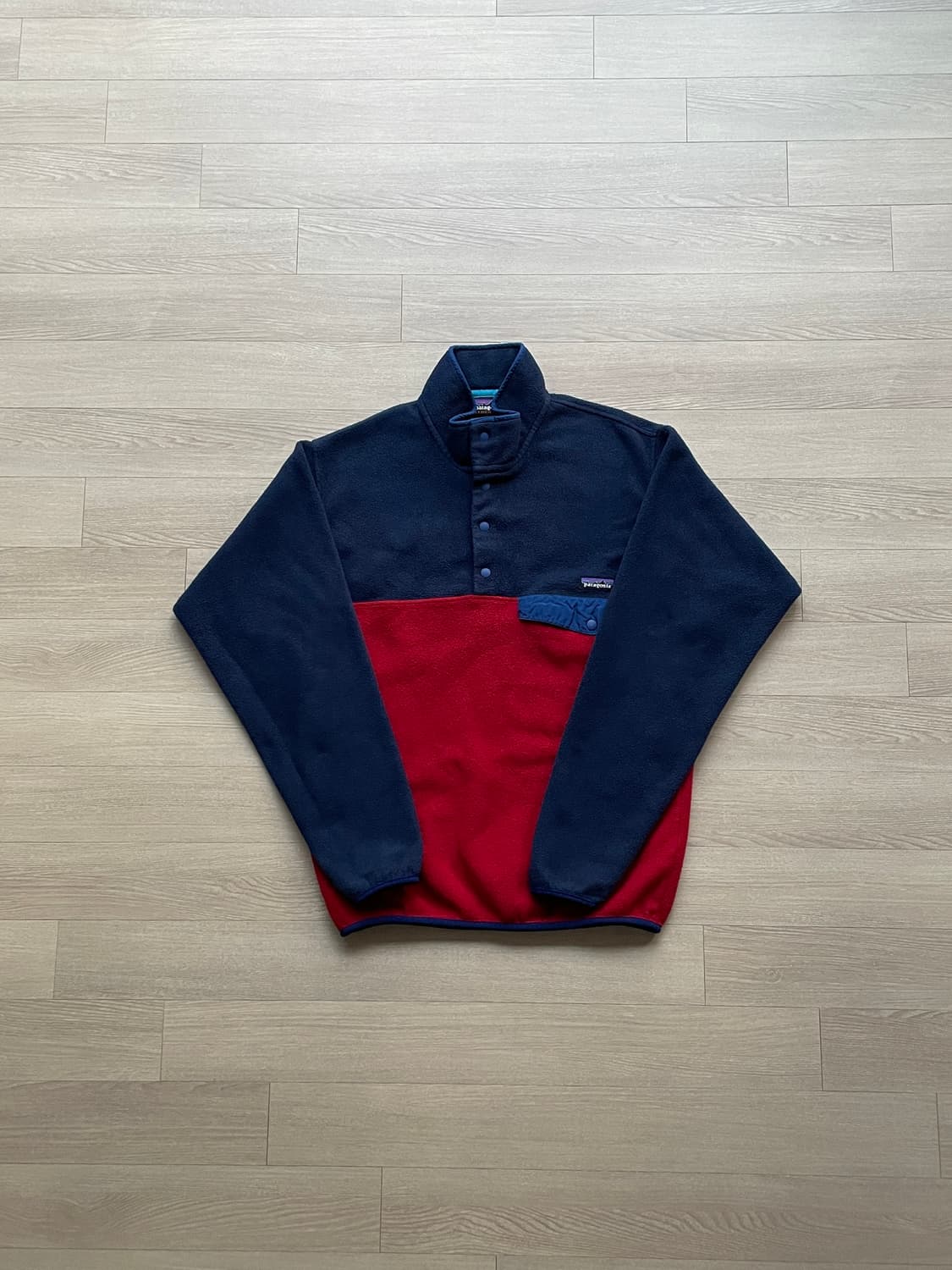파타고니아 신칠라 레드 블루 플리스 켄달 제너 상품이미지1