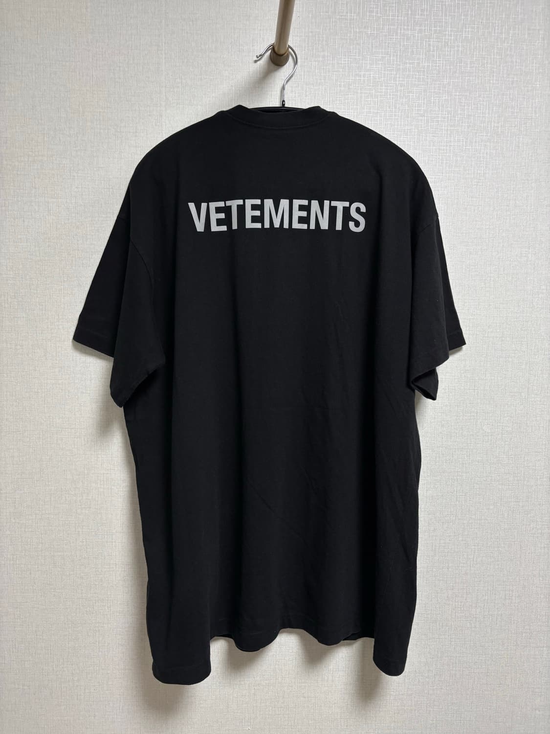 베트멍 VETEMENTS STAFF 반팔 티셔츠 상품이미지3