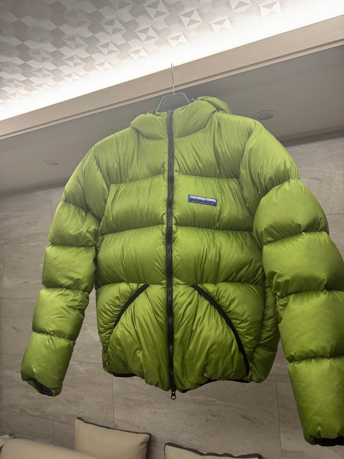 (L)페더드프렌즈 다운 패딩 헬리오스 그라스(구형 유광) 상품이미지1