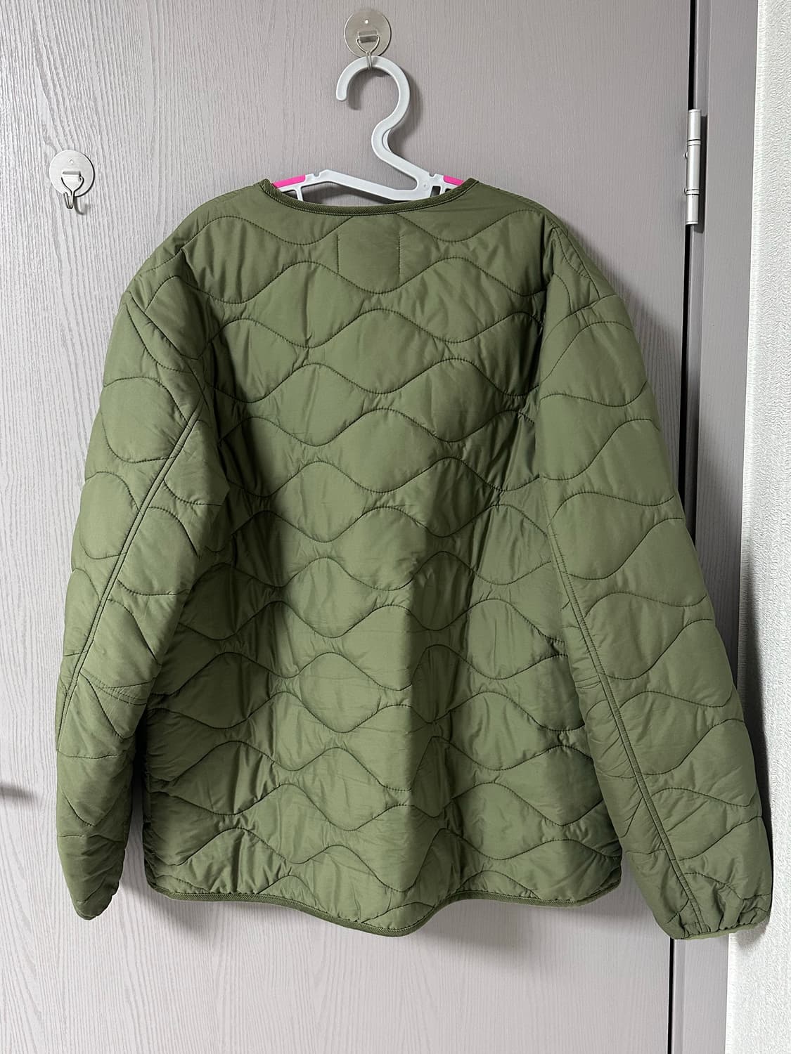 챔피온 c로고 경량패딩 카키 L사이즈 상품이미지2