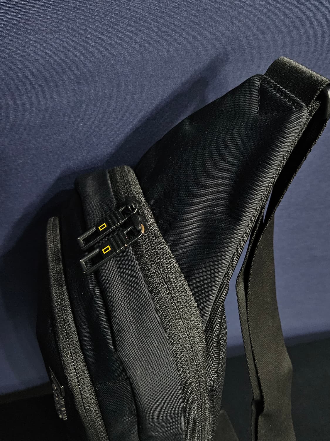 내셔널지오그래픽 어반 자카드 블랙 슬링백  상품이미지8