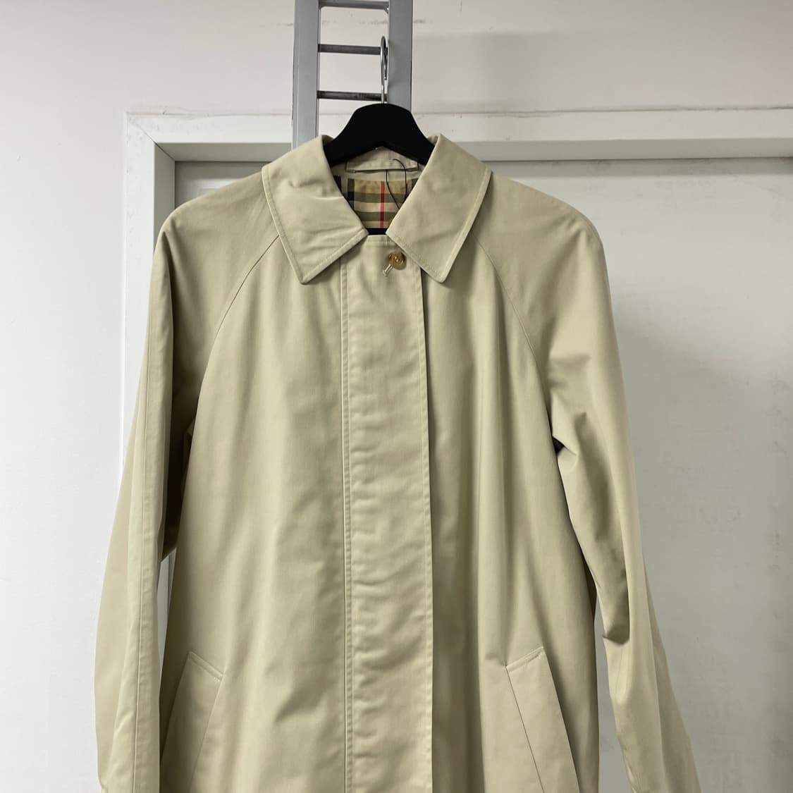 버버리 베이지 트렌치 코트 - 상품이미지2