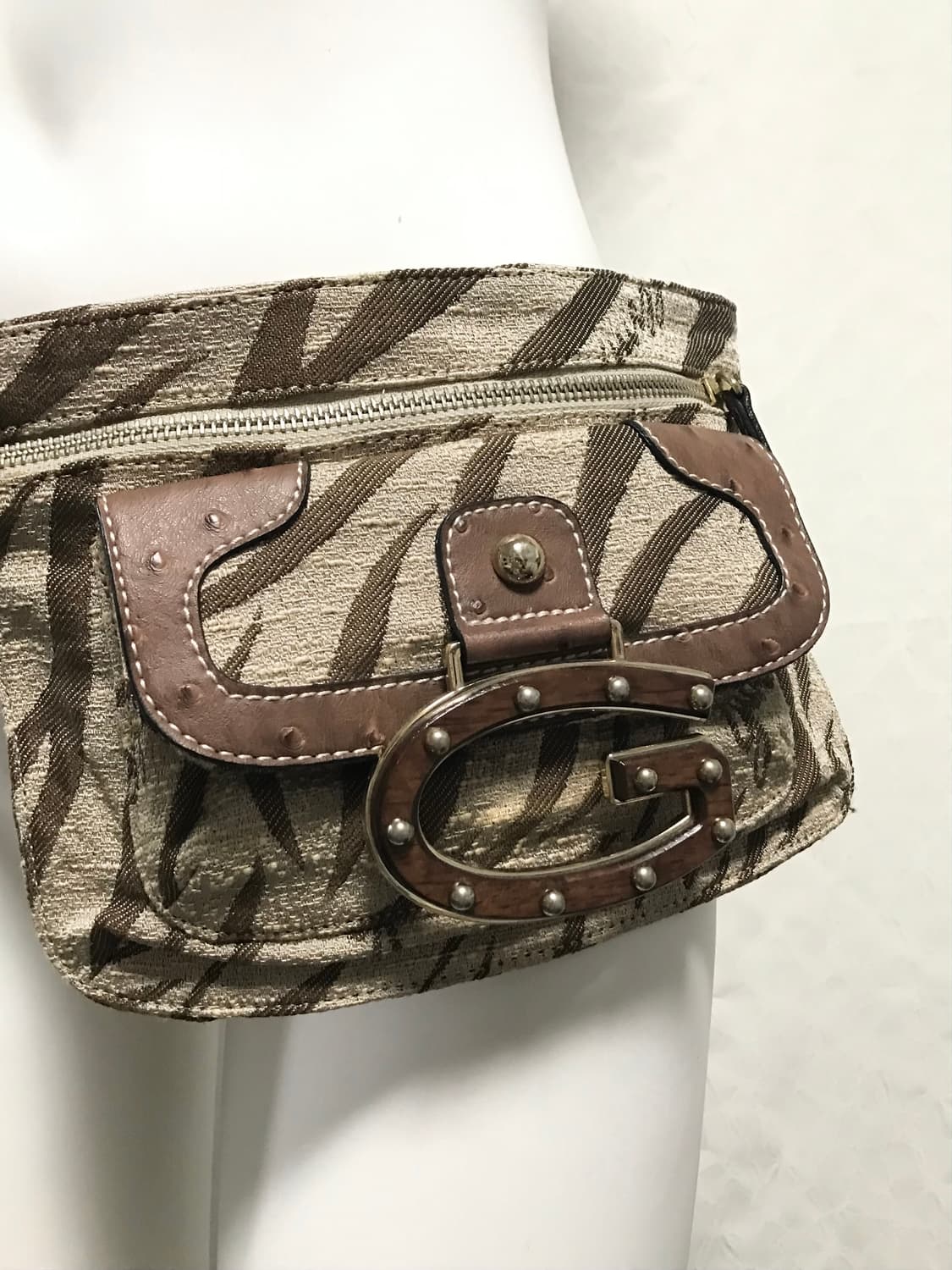 택포•빈티지 guess 게스 00s y2k 지브라 벨트 백 상품이미지3