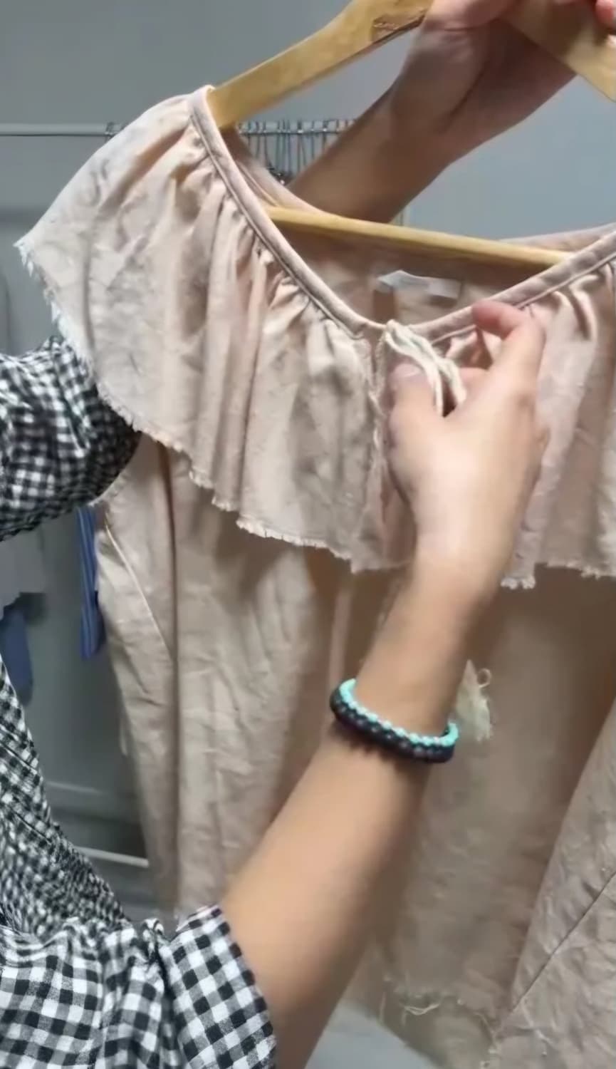 코야빈티지 밑단 데미지 태슬 나시 블라우스 상품이미지3