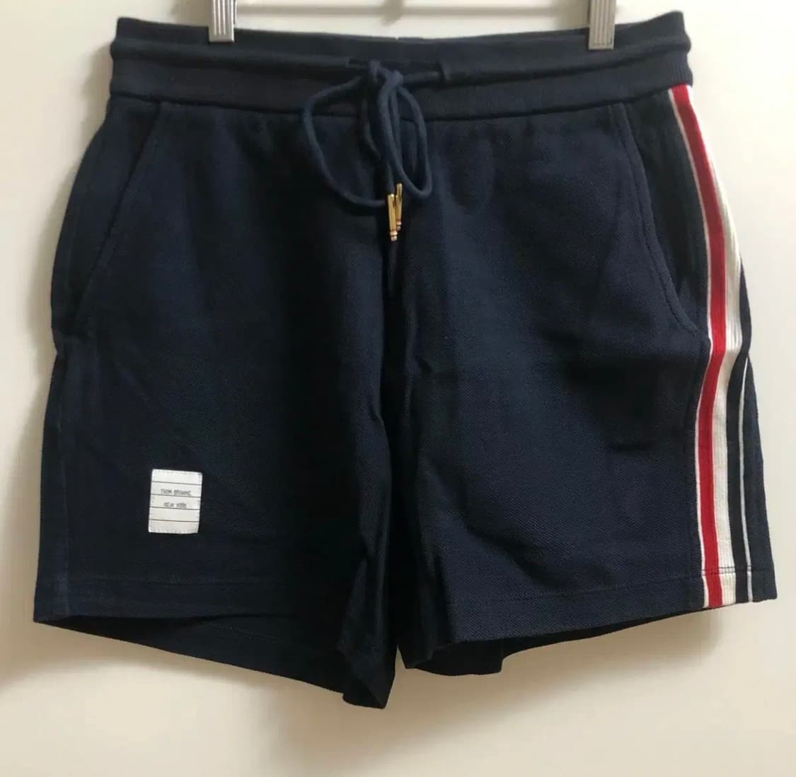 새상품)톰브라운 여성 클래식 삼선 숏팬츠 상품이미지2