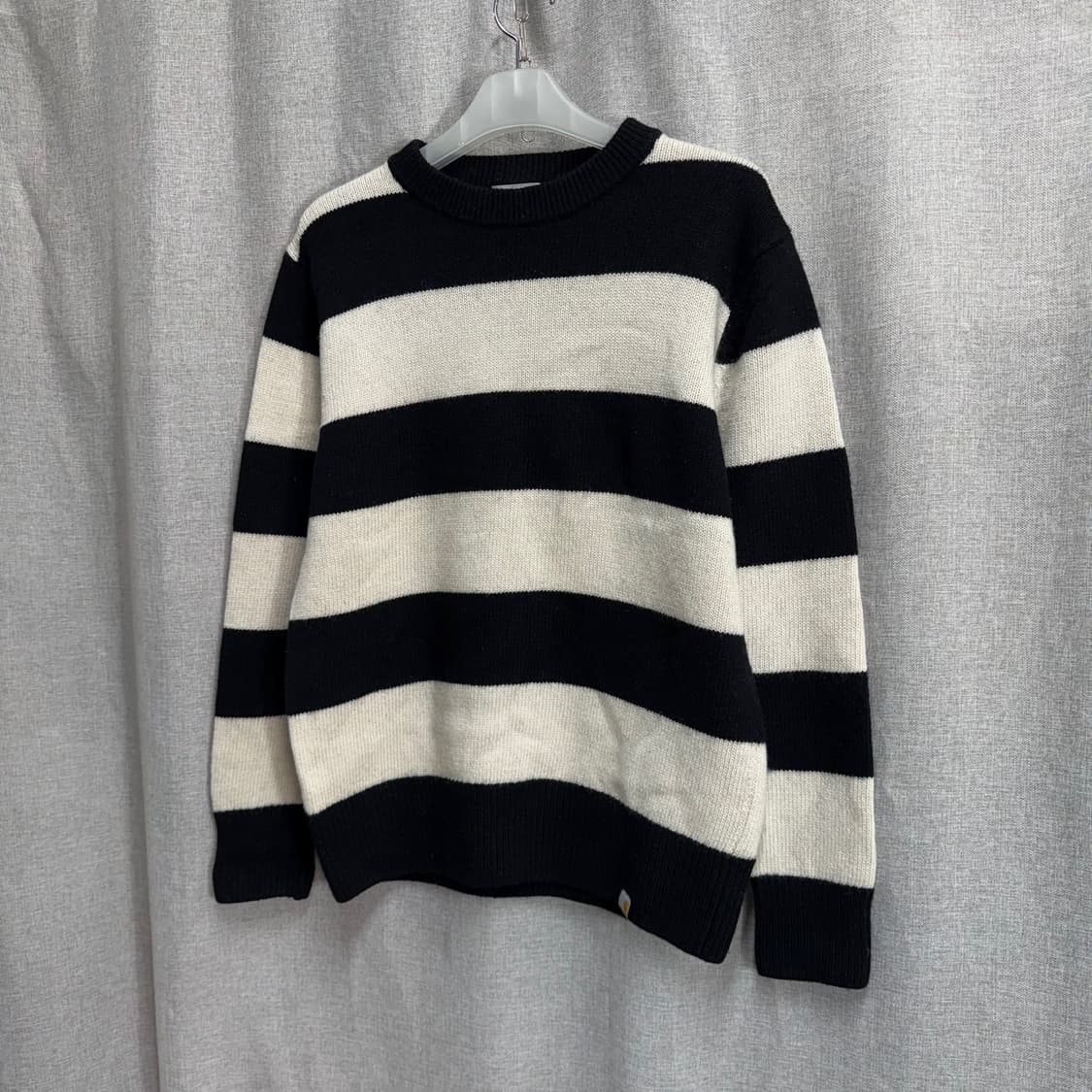 [L] 칼하트 WIP 알빈 스트라이프 긴팔 니트 상품이미지2