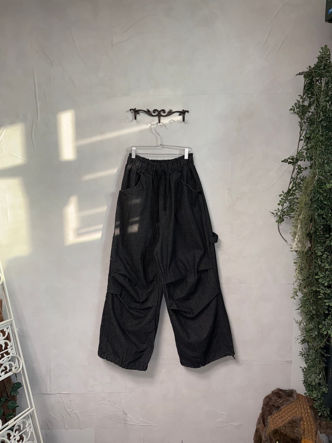 Charcoal sunflower pin tucked balloon pt 상품이미지3