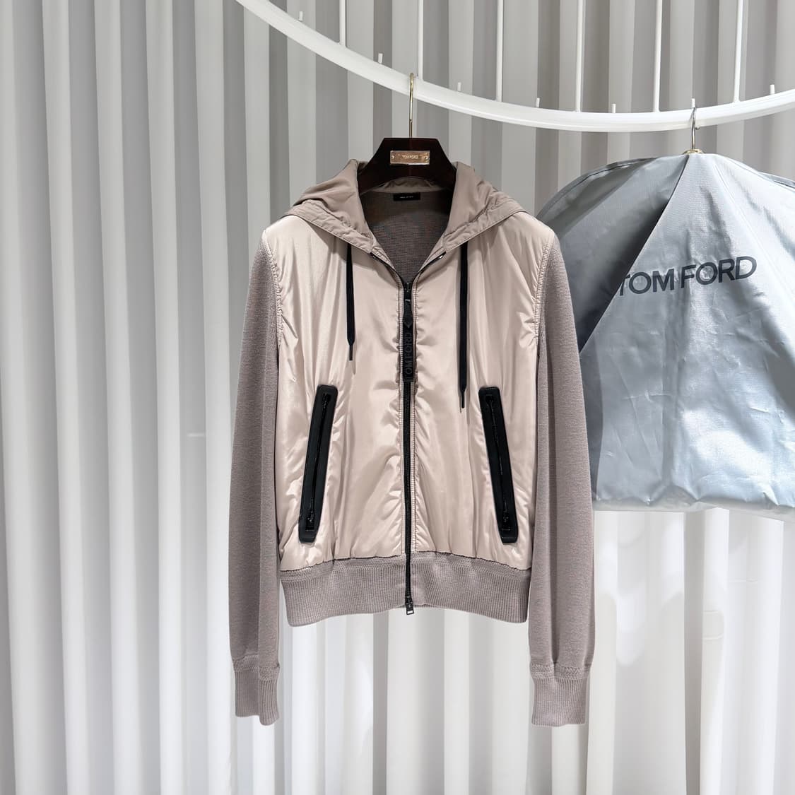 (A+/48) / 톰포드 라이트 패디드 나일론 니트 후드 집업 상품이미지1