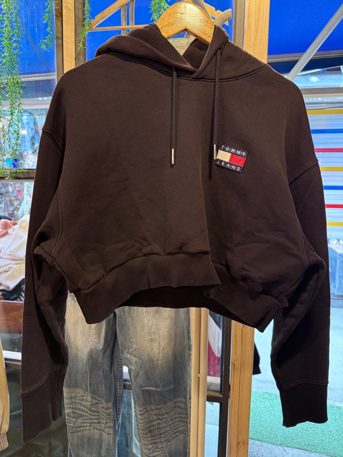 타미진스 블랙 크롭 후드티 상품이미지1