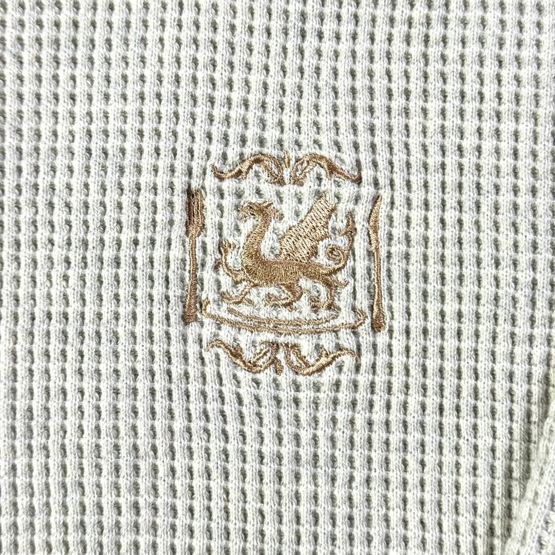 아이앱 스튜디오 x 던전밥 와플 롱슬리브 오트밀 팝니다 상품이미지4