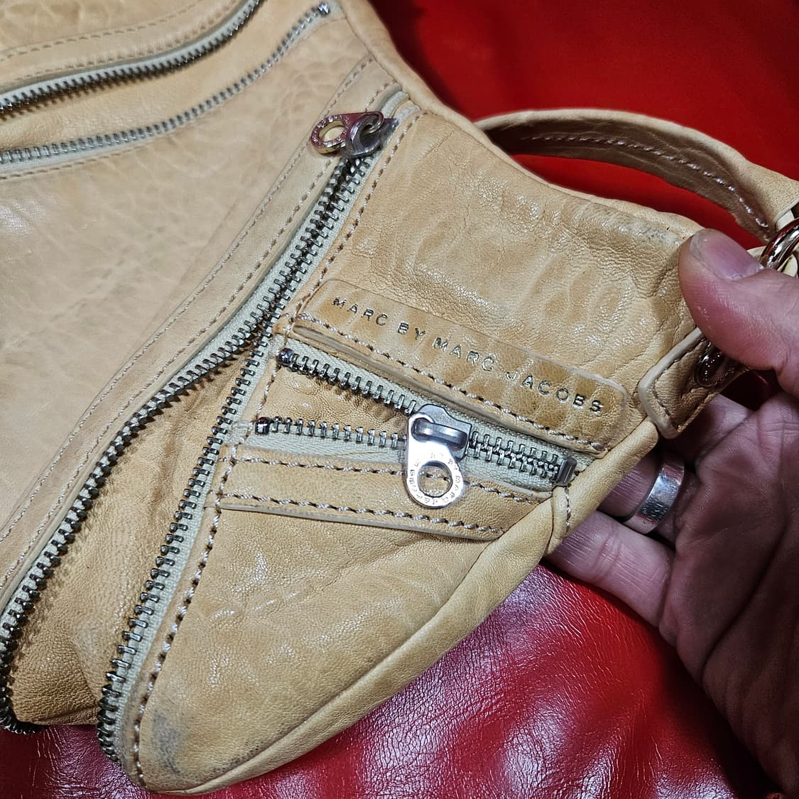 마크 바이 마크제이콥스 빈티지 옐로우 지퍼 워싱 미니백 상품이미지4