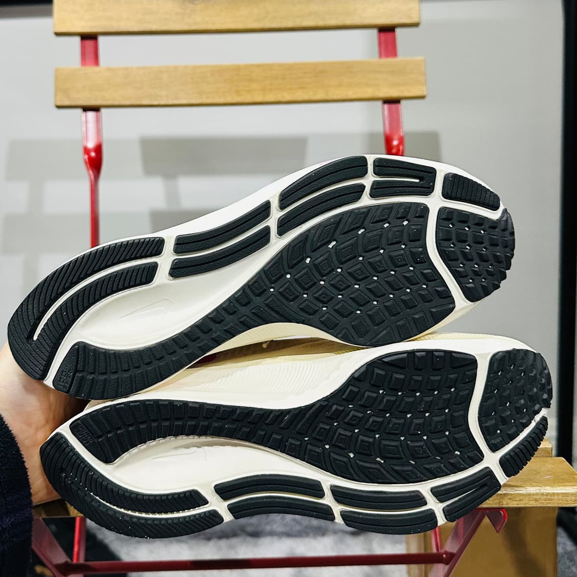 240) 나이키 운동화 여성 여자 런닝화 에어 줌 페가수스 37 상품이미지6