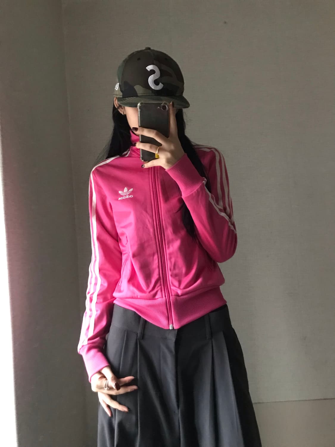 아디다스 핑크 빅로고 제니져지 상품이미지1