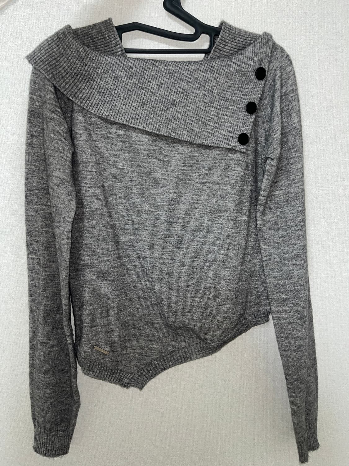 [그레이] 미세키서울 오블리크 라인 버튼 니트 상품이미지8