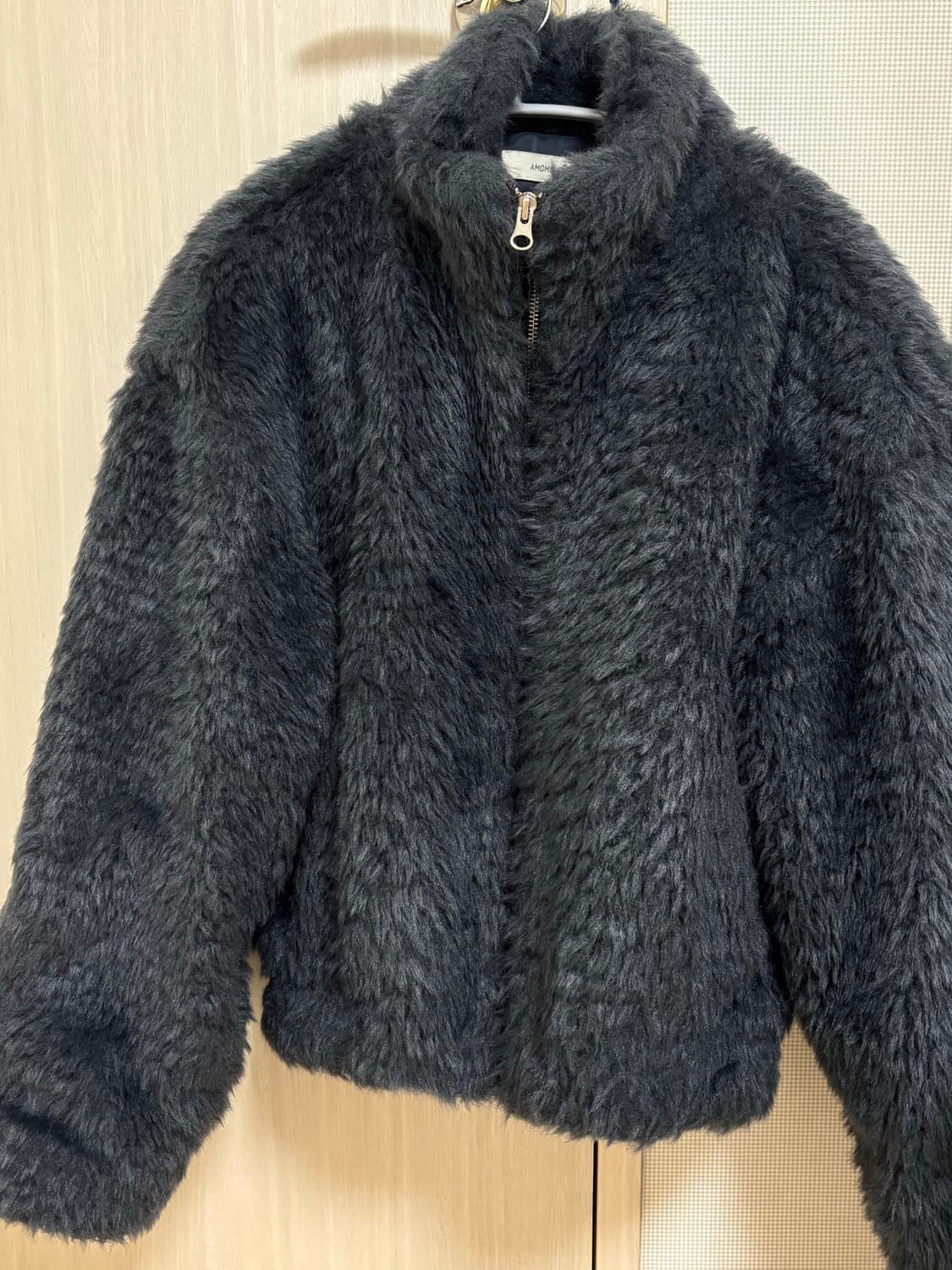 아모멘토 헤어리 퍼 블루종_차콜 상품이미지2