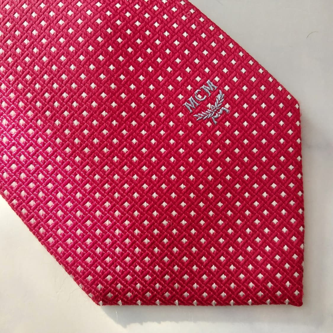 엠씨엠 실크 레드 마이크로 패턴 넥타이 9.0cm A+등급 K1995
 상품이미지7