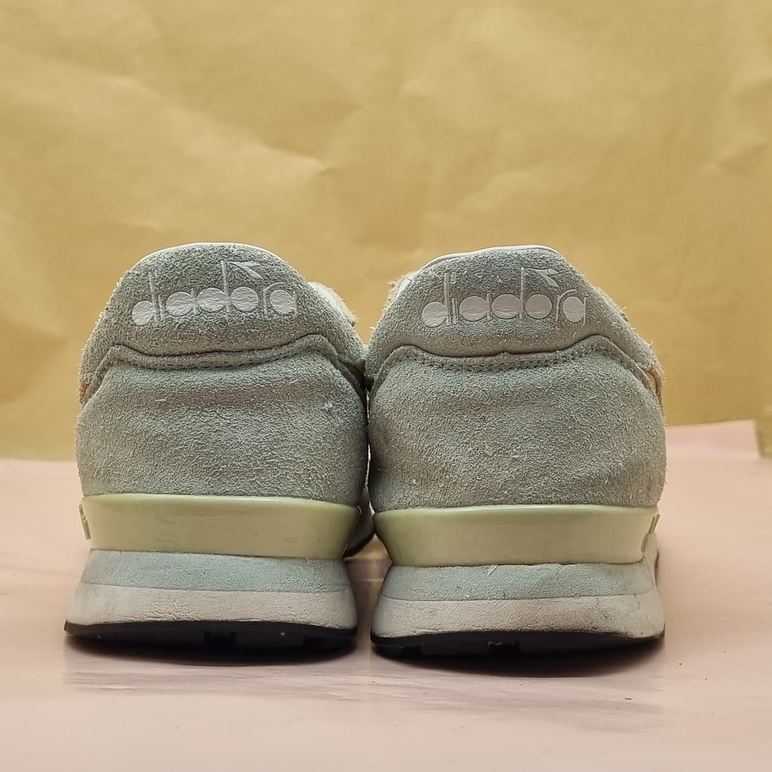 디아도라 스웨이드 운동화 240 상품이미지4