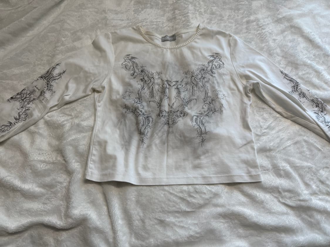 허그유어스킨 로코코 티 판매합니다 상품이미지1