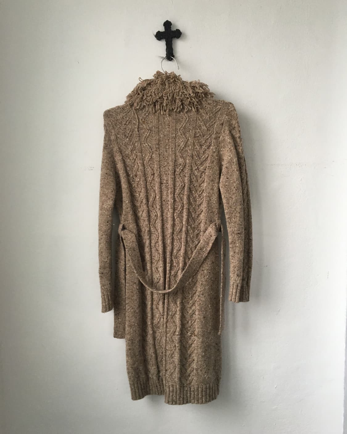 Fluffy collar point belted knit cardigan 상품이미지3