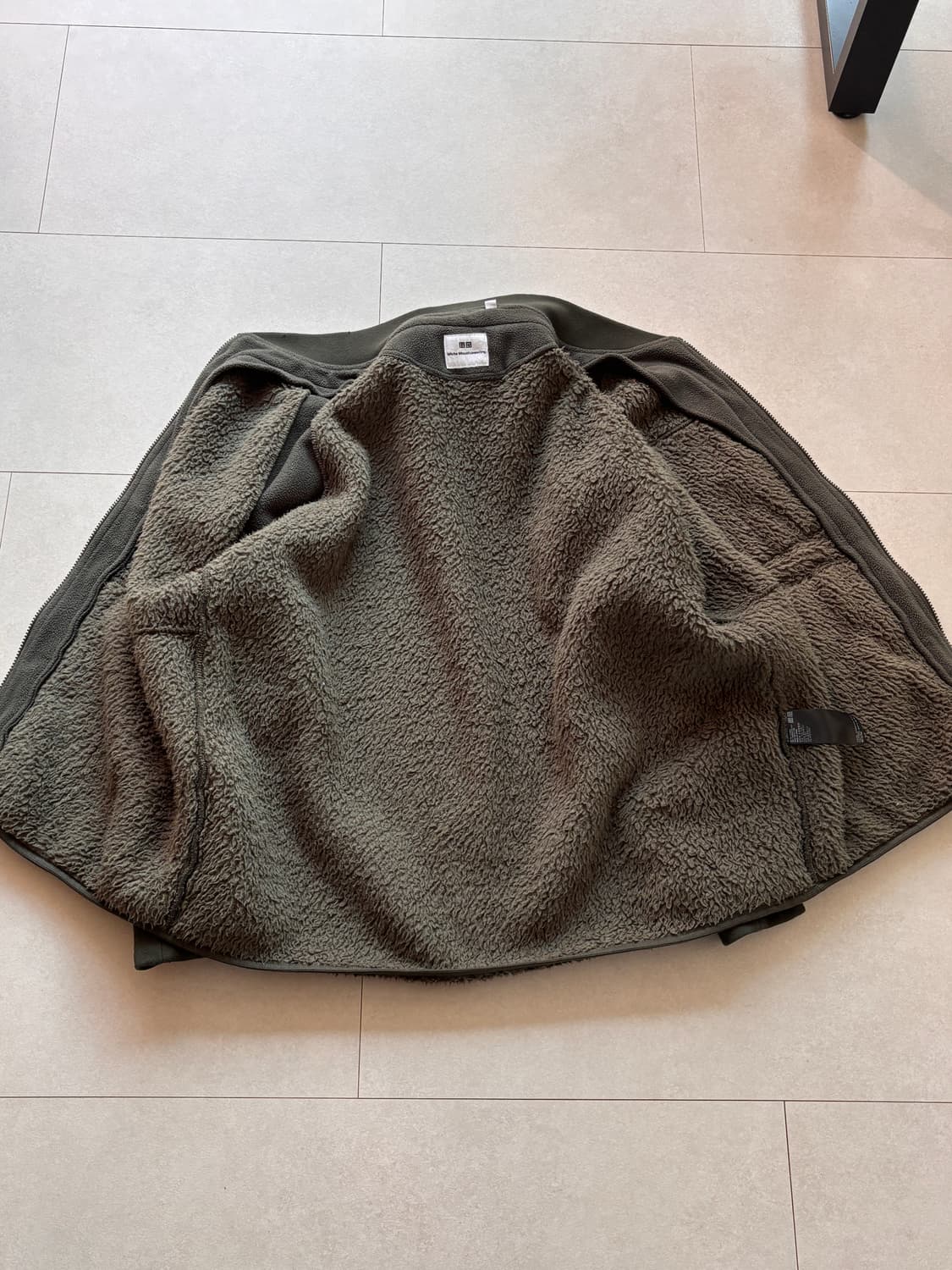 유니클로 x 화이트 마운티니어링 플리스 집업 / XL / 카키 상품이미지4