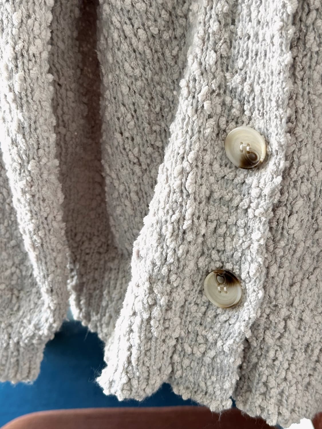 Boucle design cloudy touch knit cardigan 상품이미지3