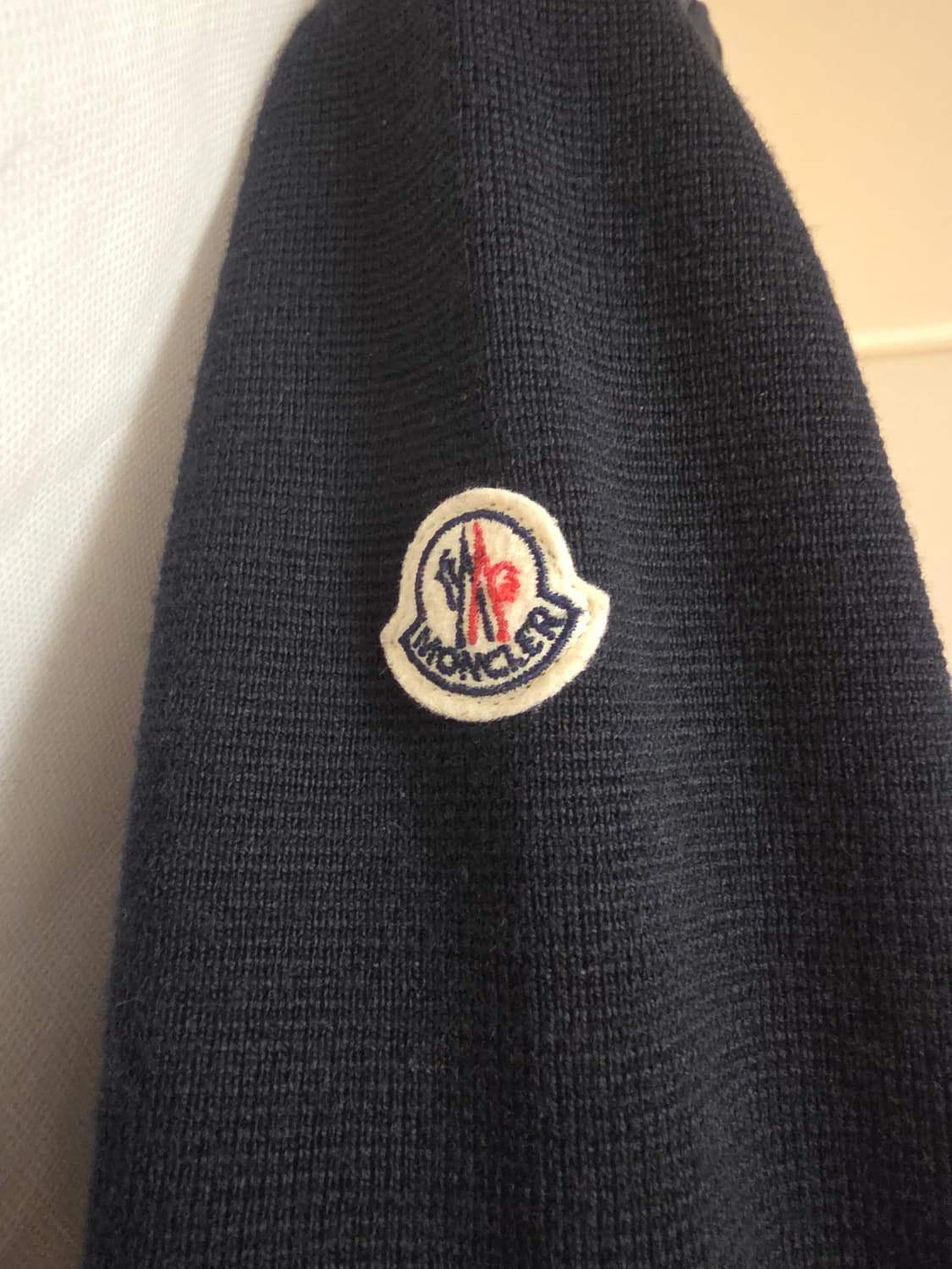 [새상품급/풀구성] 몽클레어 니트 김현우 패딩 L사이즈 네이비 상품이미지5