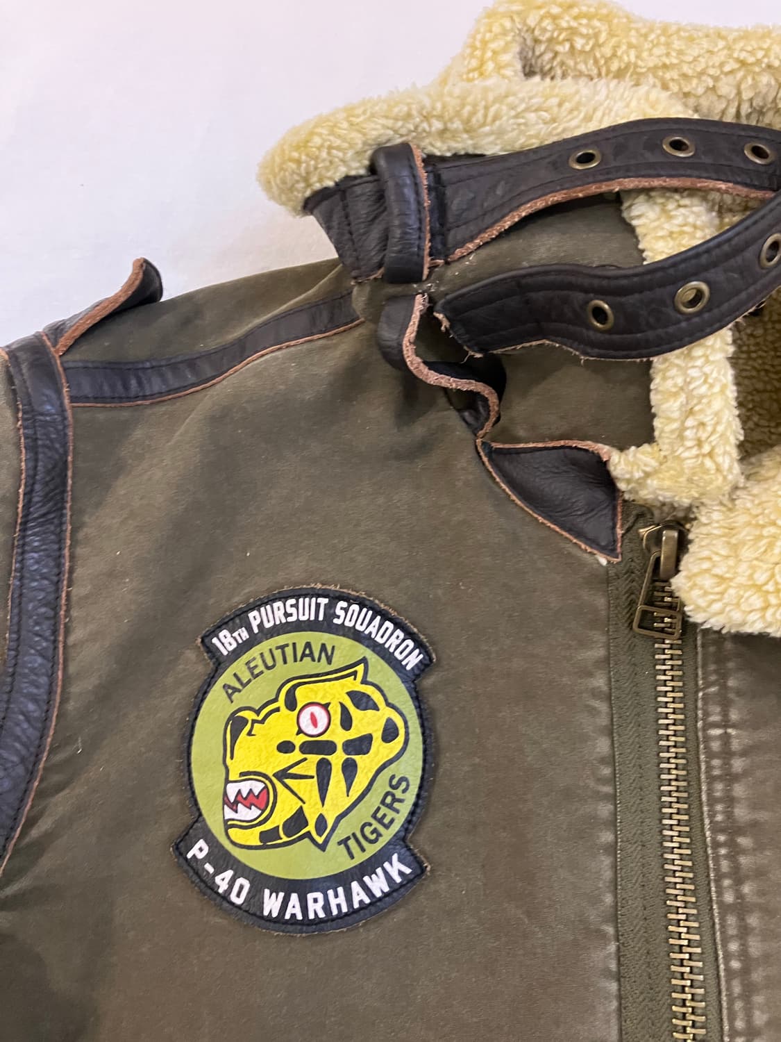아비렉스 B-3 워호크 페인팅 무스탕 자켓 상품이미지4