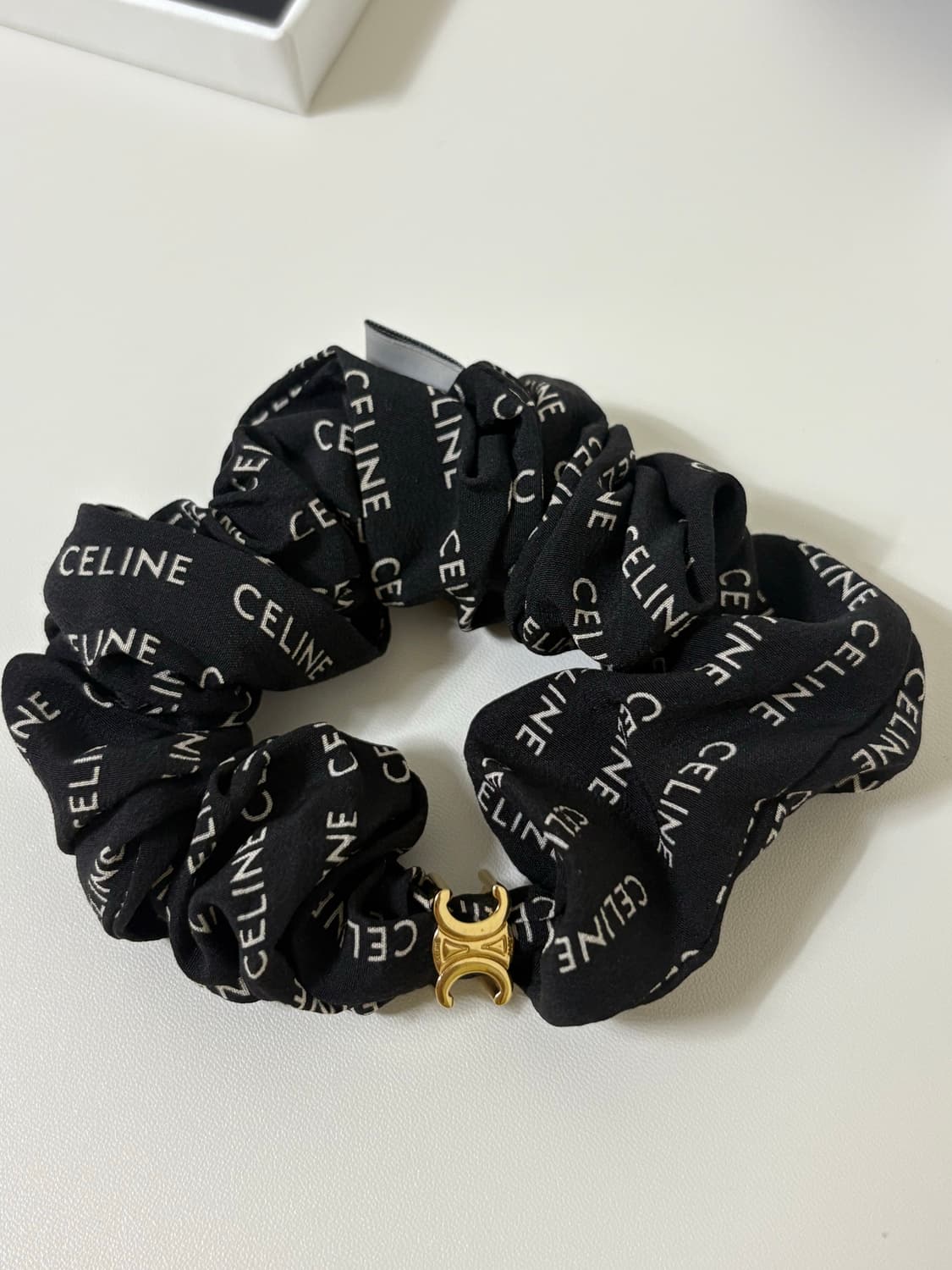 셀린느 블랙 스크런치 슈슈 판매해요 상품이미지4