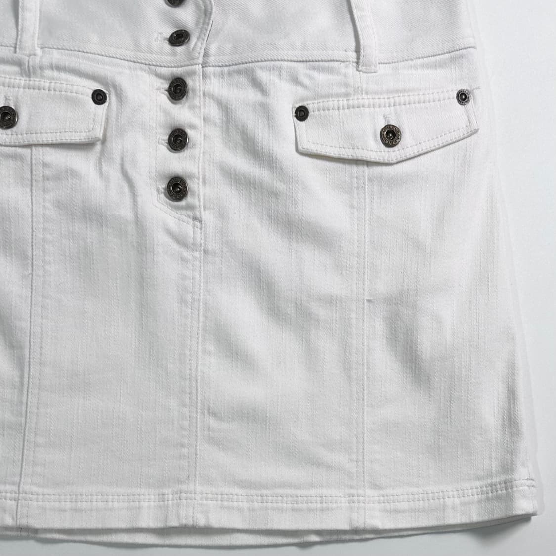 버버리 화이트 데님 스커트  상품이미지4