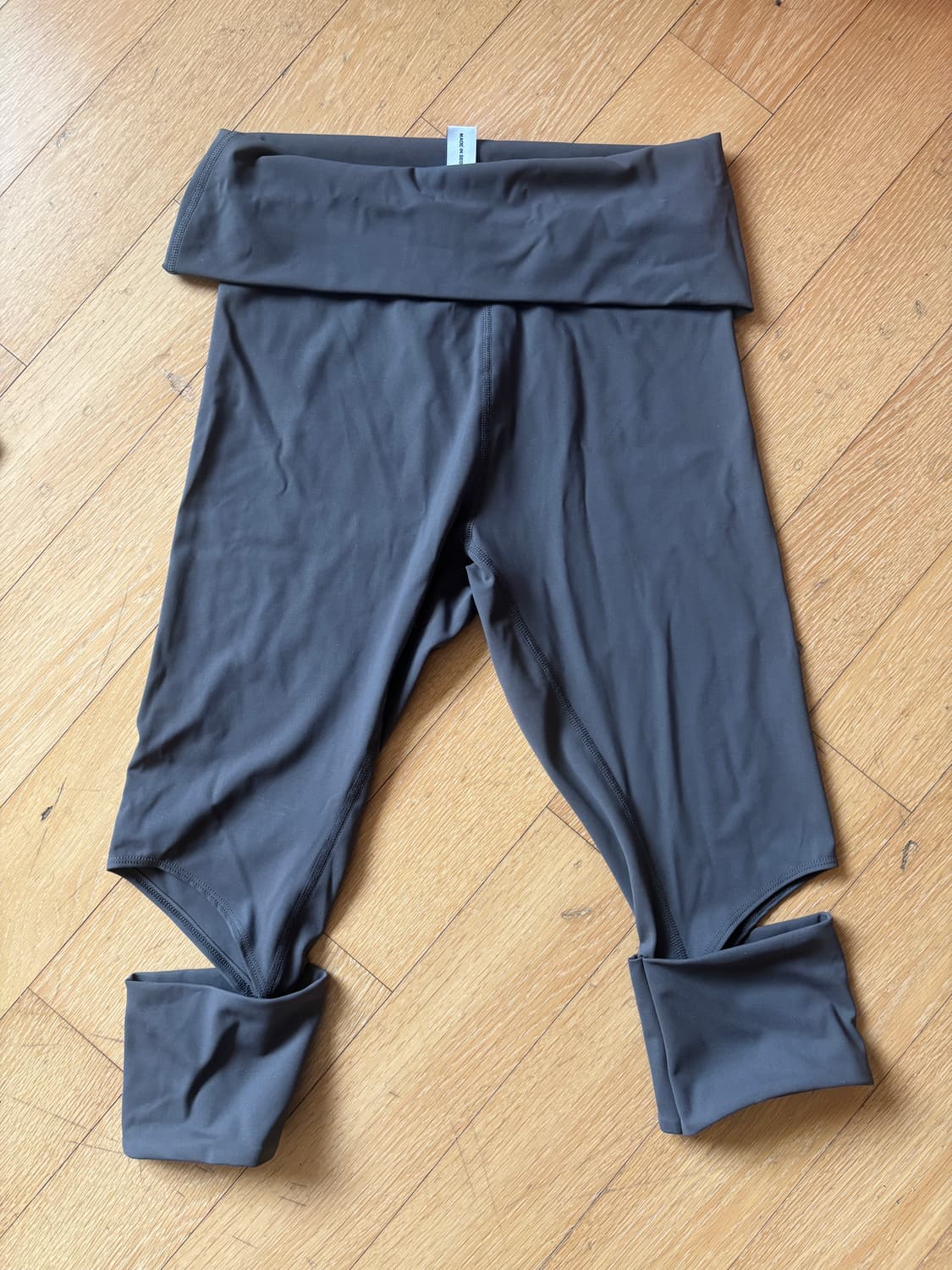 HALOMINIUM 할로미늄 슬릿 레깅스 브라운 상품이미지3