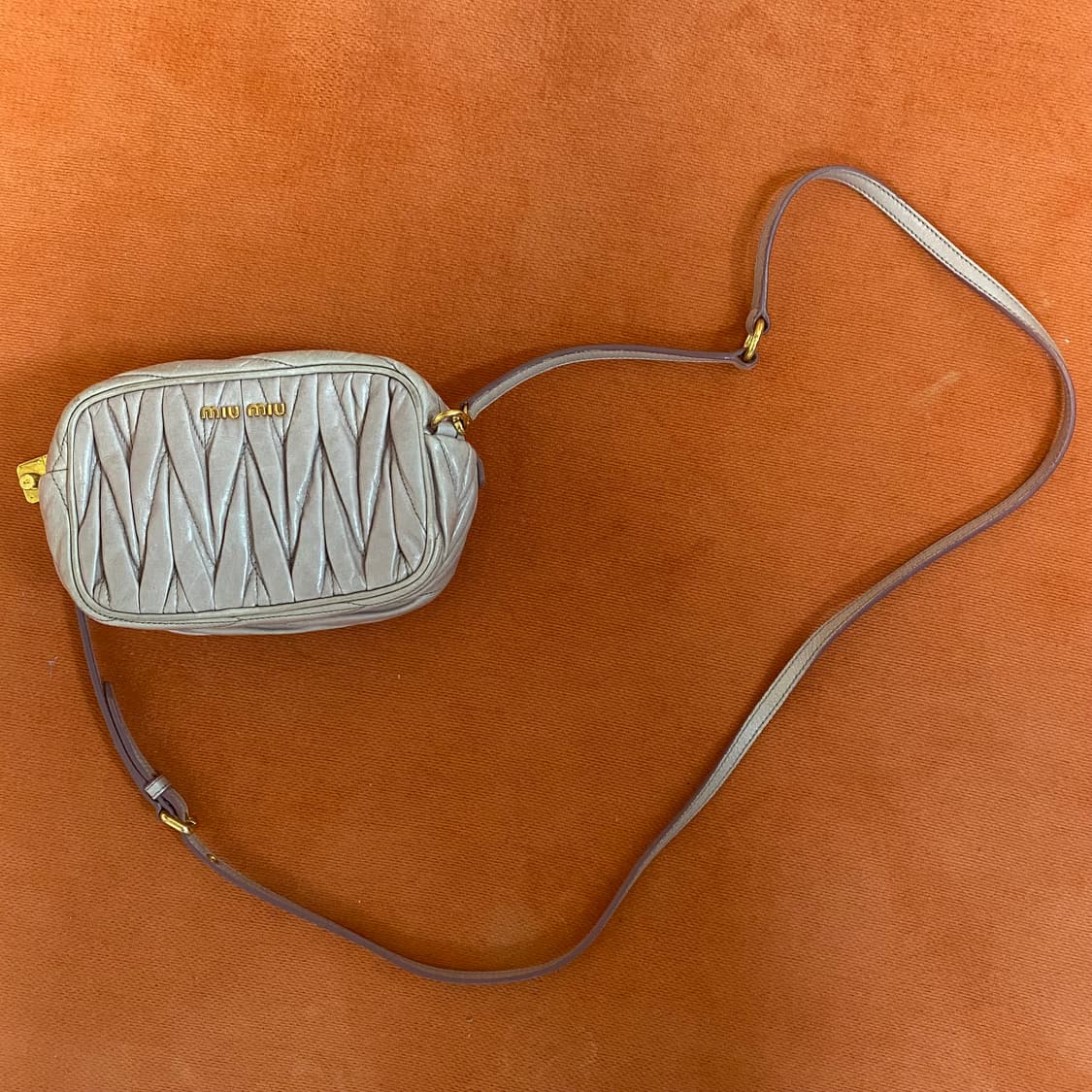 미우미우 마테라쎄 미니 크로스백 상품이미지1