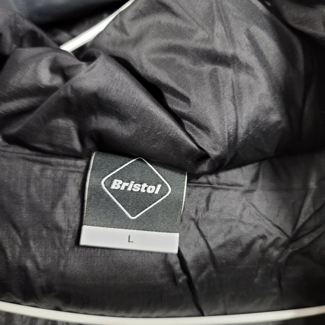 소프넷 FCRB리얼브리스톨 다운벤치파카/남성(L)/j3402 상품이미지4