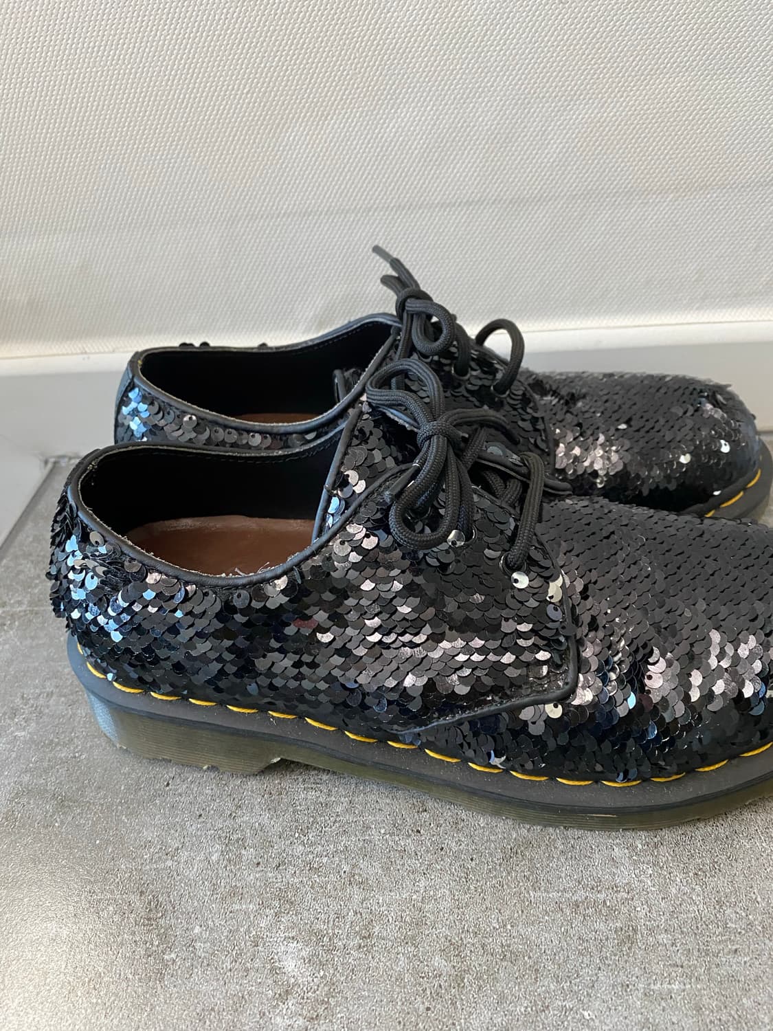 닥터마틴 스팽글 블랙 로우워커 38 상품이미지2