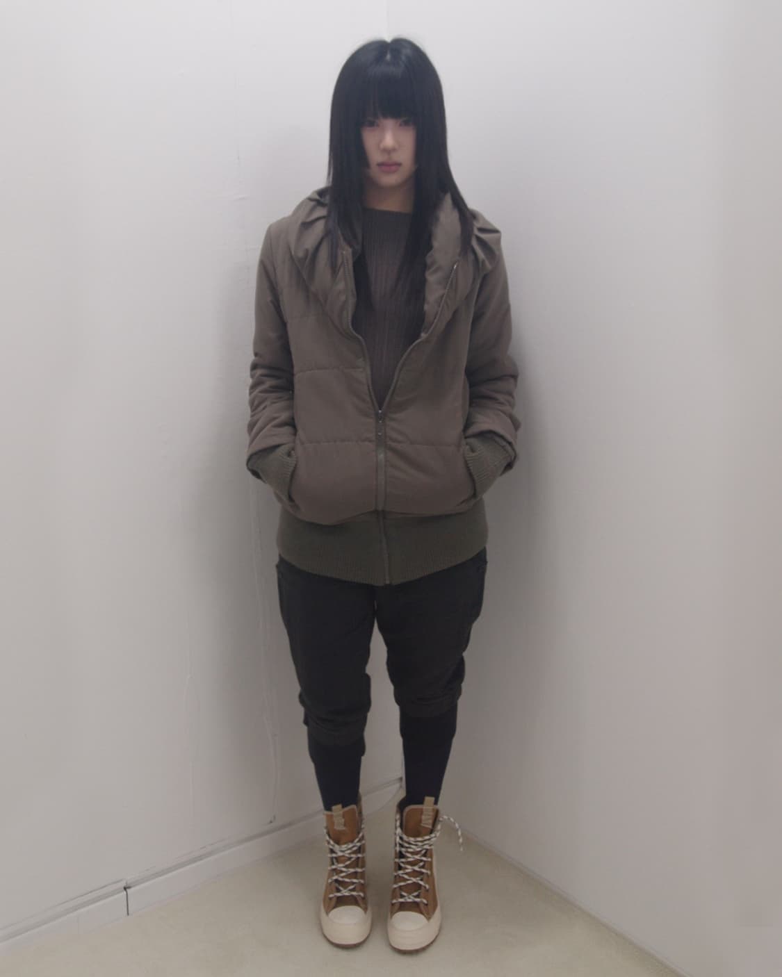 Grayish brown puff neck banded padding 상품이미지1