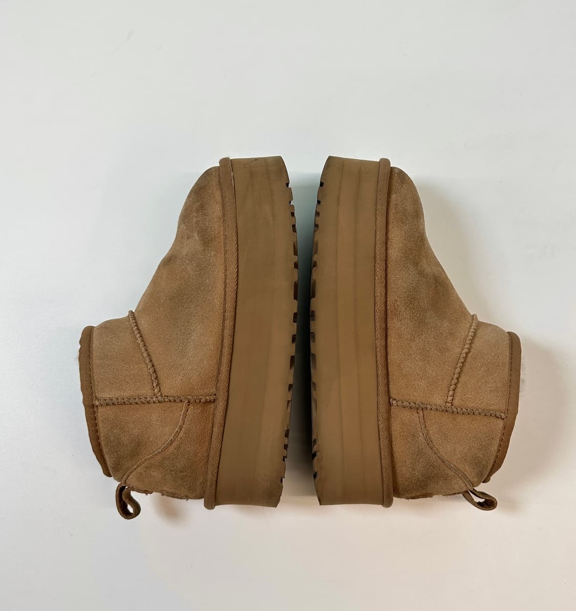 어그 ugg 글래식 울트라 미니 플랫폼 부츠  상품이미지1