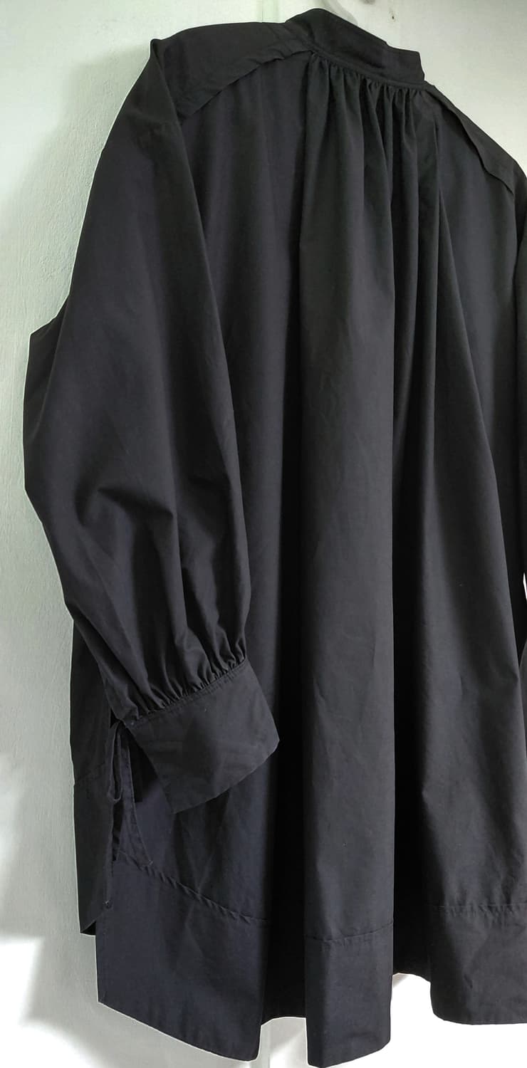 [정품] OMNES Supremo 밴드칼라 볼륨 소매 셔츠 원피스-블랙 상품이미지10