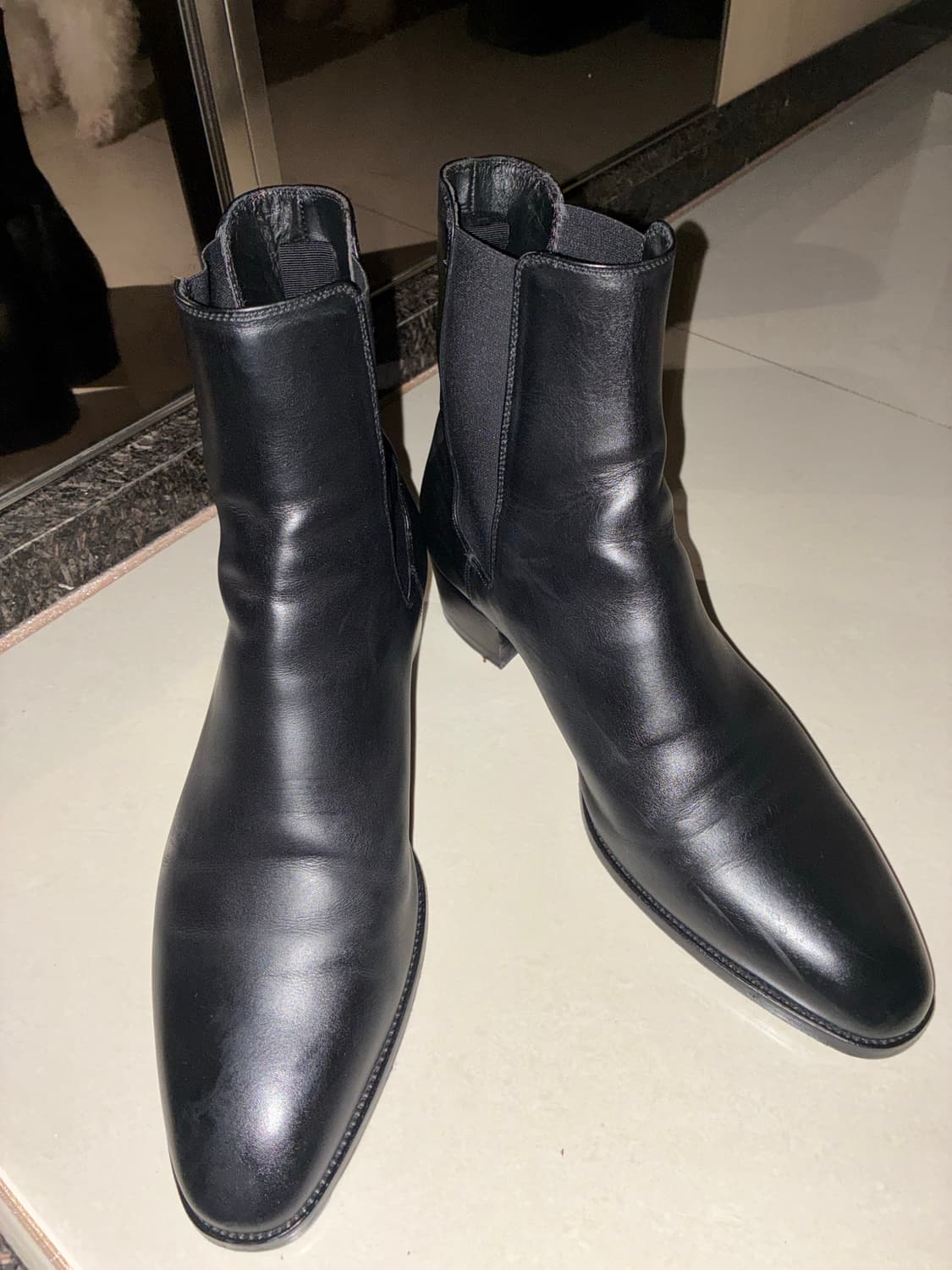 생로랑 와이어트40 42.5사이즈 상품이미지1