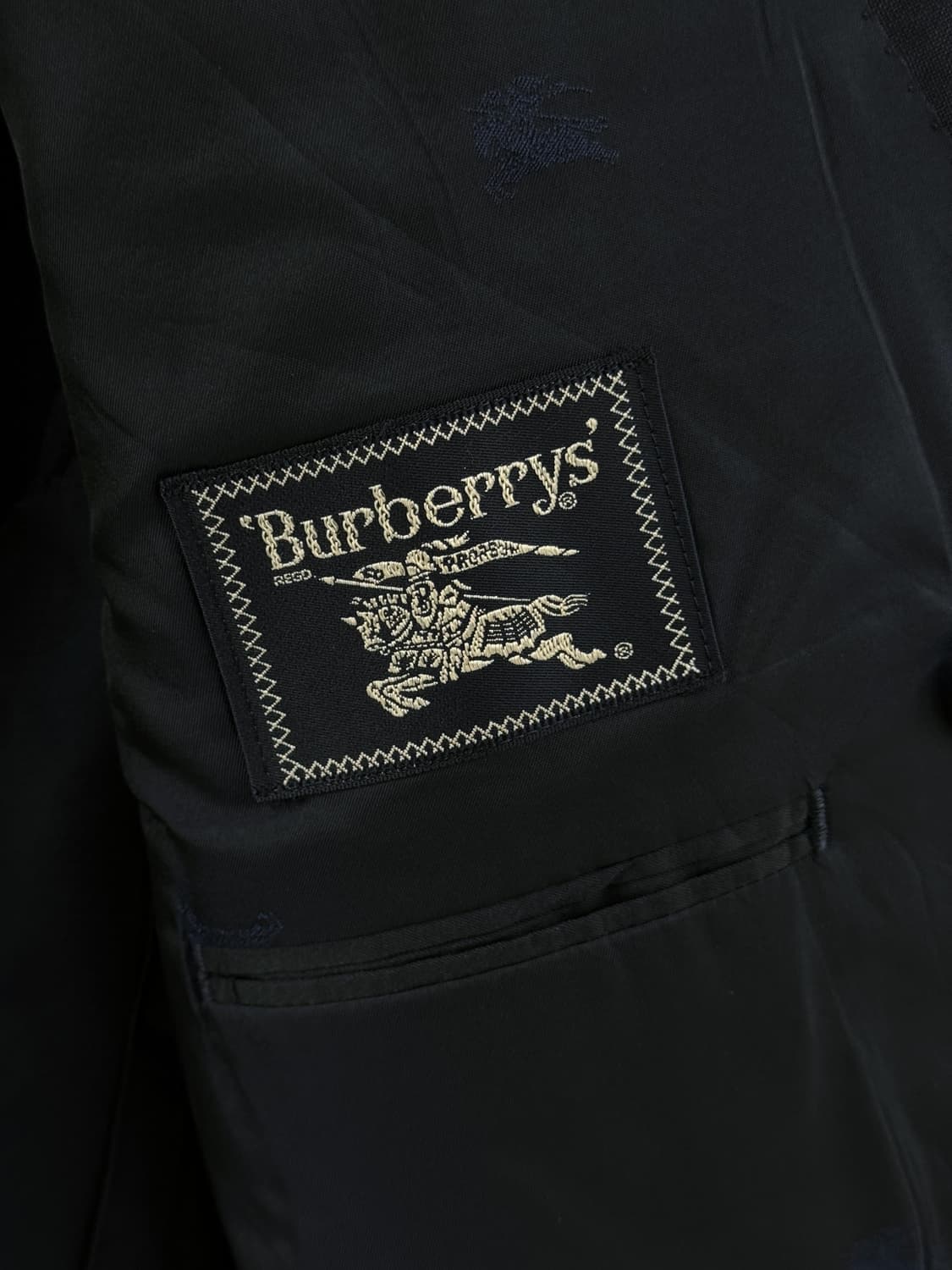 Burberry navy gold button 상품이미지6
