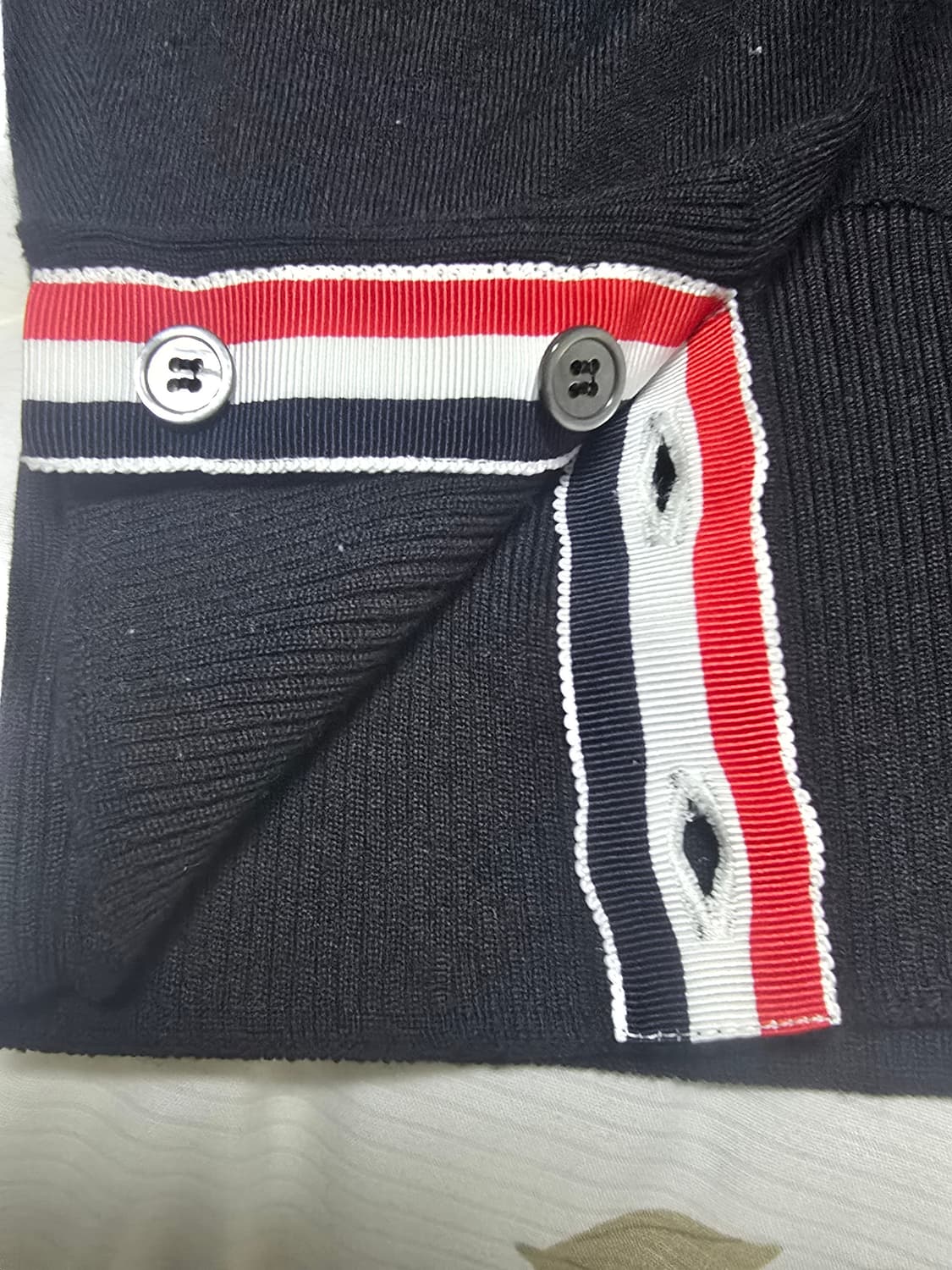 (25FW/새상품급)톰브라운 밀라노스티치 사선 블랙가디건 5사이즈 상품이미지4