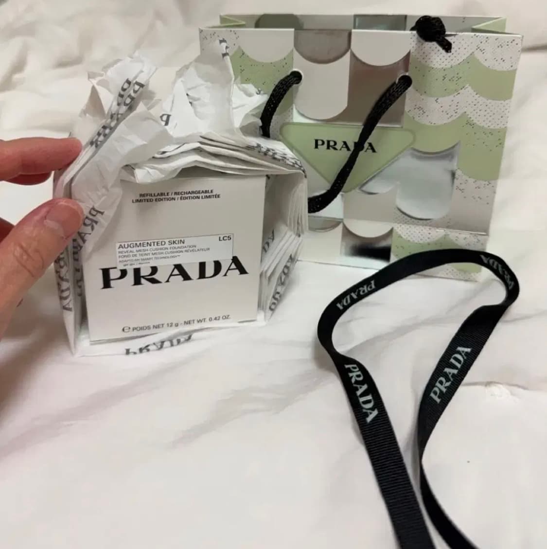 프라다 리빌 메쉬쿠션 블루 LC5 상품이미지3