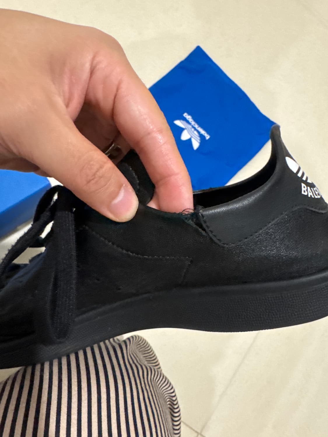 [42] 아디다스 발렌시아가 스탠스미스 블랙 상품이미지4