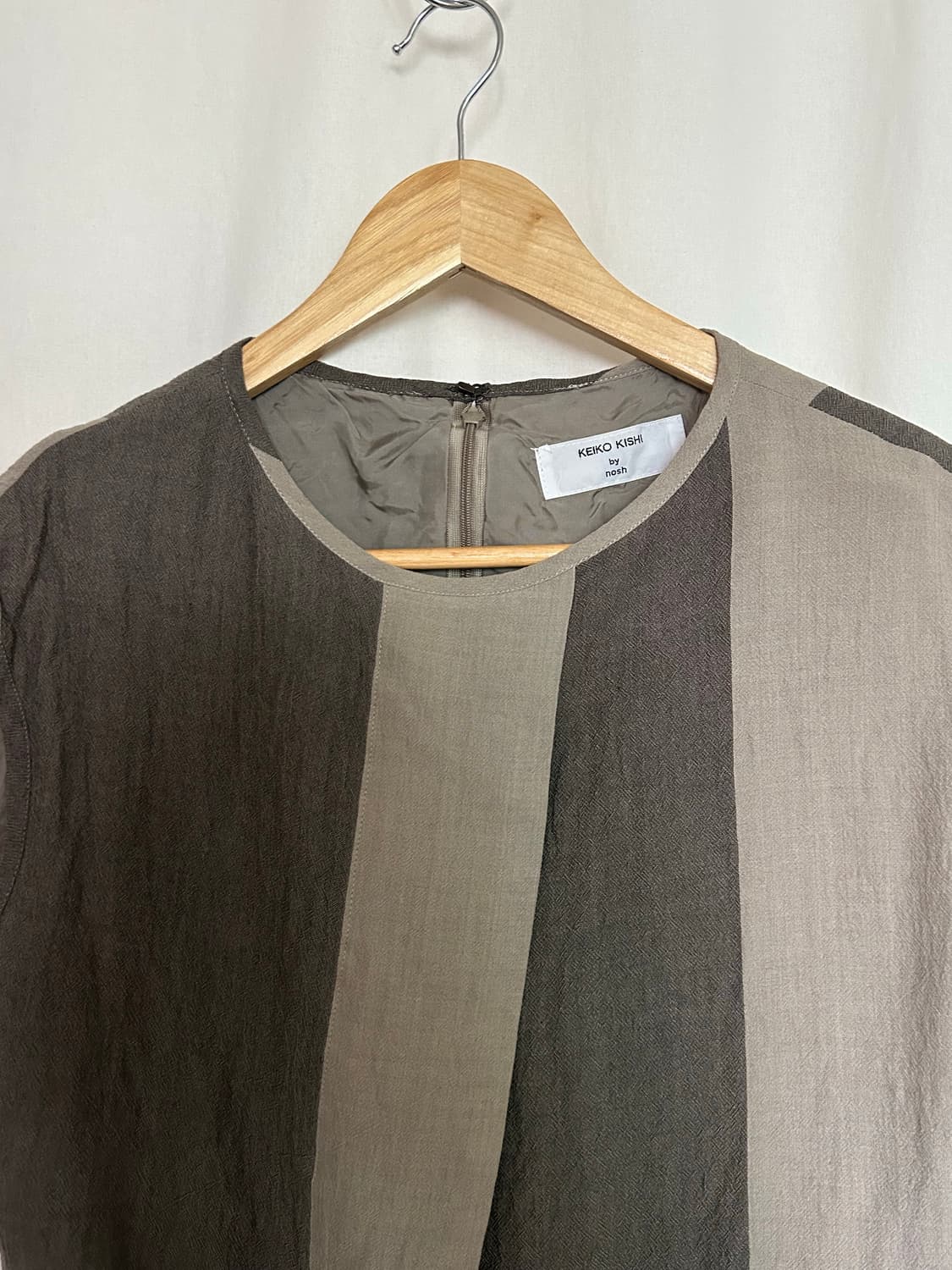 Keiko kishi 슬리브리스 탑 상품이미지4