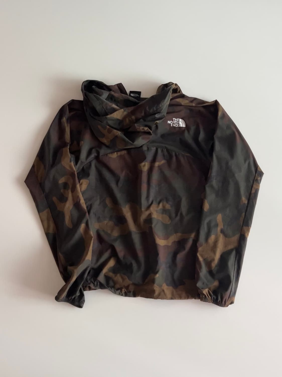 노스페이스 노벨티 카모 바람막이 M 상품이미지3