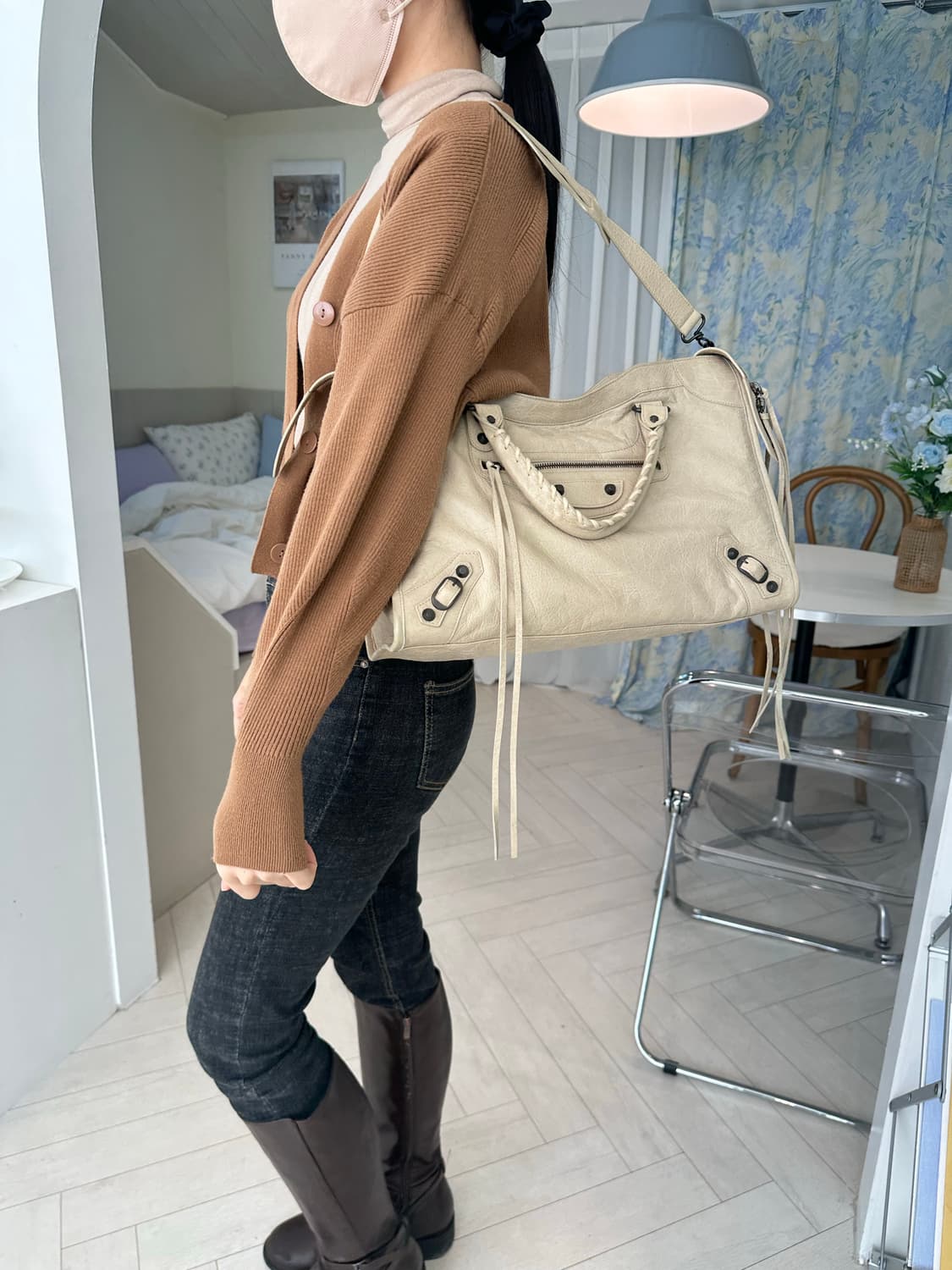 [A+ 정품] 발렌시아가 시티 모터백 미디움 아이보리 상품이미지6