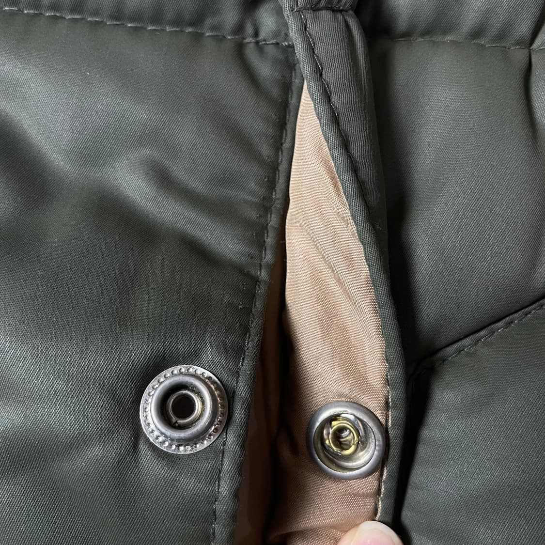 켈로진스 가죽 나일론 투톤 경량패딩 조끼 상품이미지6